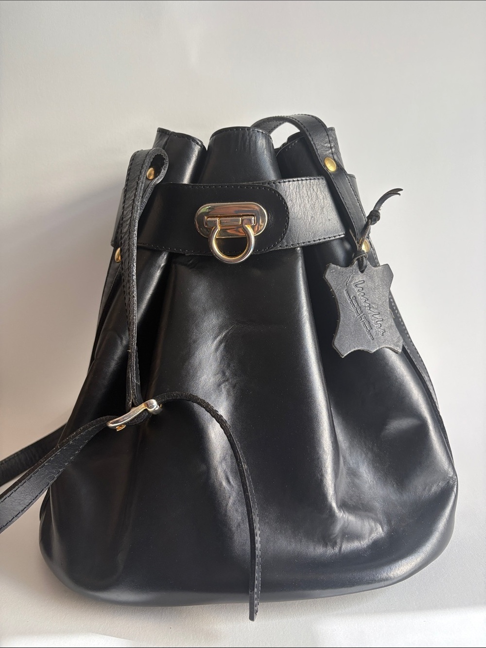 Vintage Lesanddra Black Leather Bucket Bag Gold Hardware